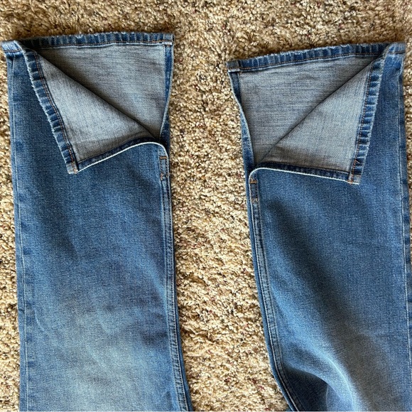 Abercrombie & Fitch High Rise Jeans with Vent Hem - Picture 11 of 11